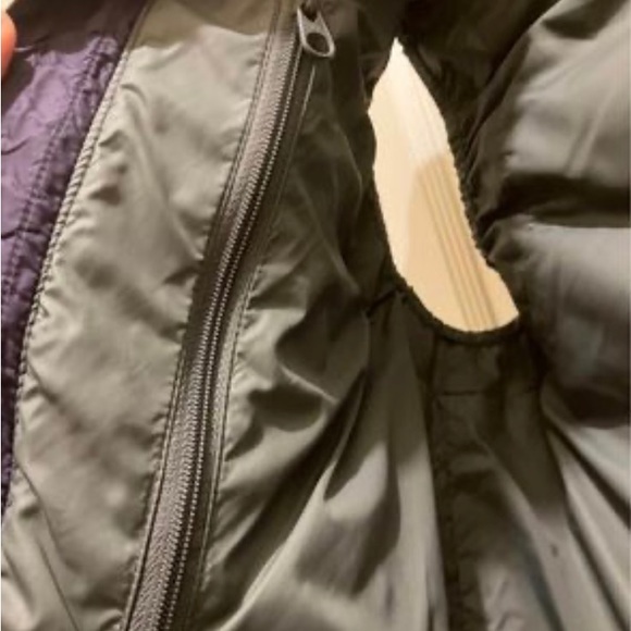 Deep purple MEC down vest - Picture 10 of 10